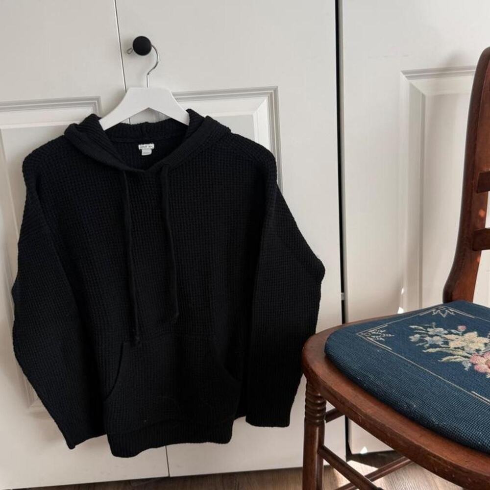 Aerie black oversized sweater material